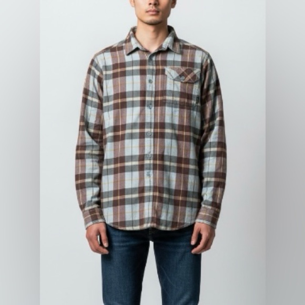 Columbia Omni-Wick Advanced Evaporation Plaid
Long Sleeve Button-Up Shirt Small